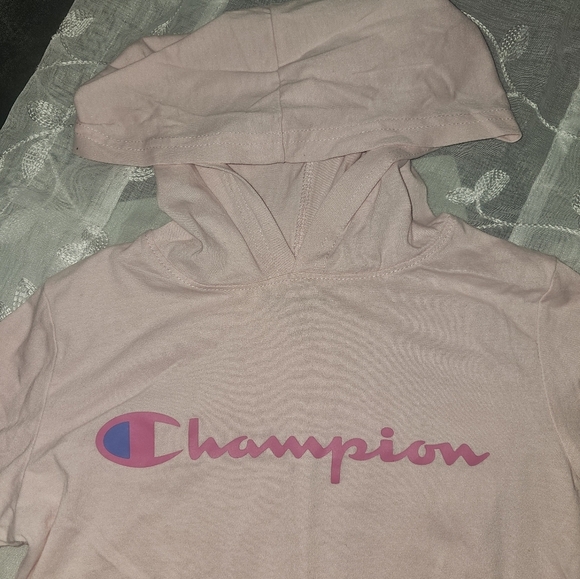 Kids champion hooded long sleeve tee SM. Playground friendly winter cozy casual - Picture 2 of 5